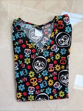 Black Day of the Dead Skull Print V-Neck Scrub Medical Top- Disney Pixar Coco